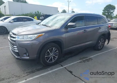 2019 Toyota Highlander Xle z USA, uszkodzony, nr VIN 5TDKZRFHXKS316330
